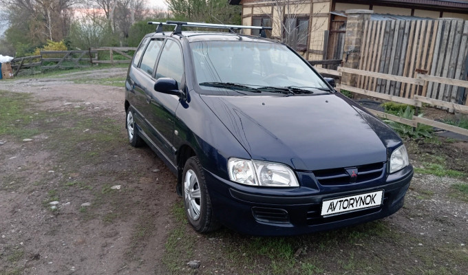 Mitsubishi Space Star 2002 года