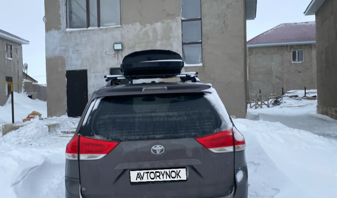 Toyota Sienna 2012 года