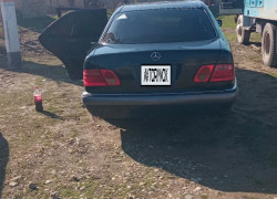 Mercedes-Benz E-Класс 1995 года
