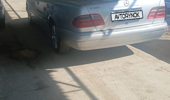 Mercedes-Benz E-Класс 1998 года