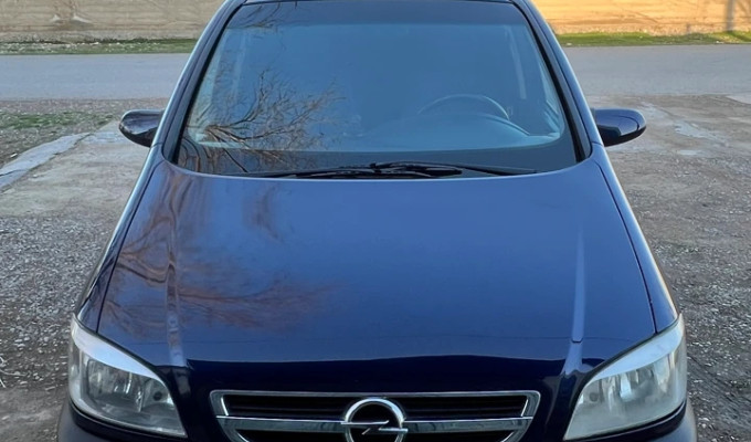 Opel Zafira 2000 года
