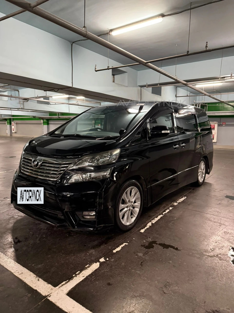 Toyota Vellfire, 2011