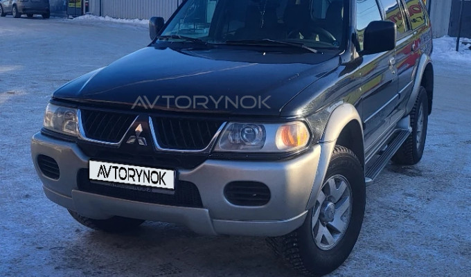 Mitsubishi Montero Sport 2000 года
