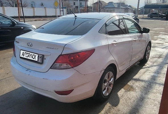 Hyundai Accent 2013 года