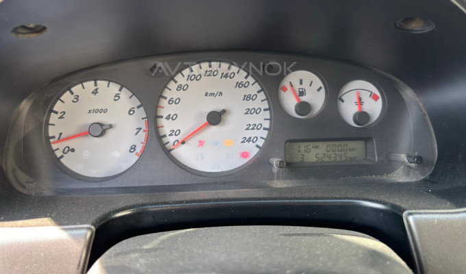 Nissan Primera 2001 года