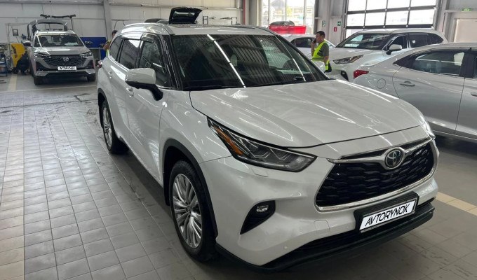 Toyota Highlander 2024 года