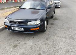 Toyota Camry 1992 года