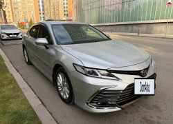 Toyota Camry 2023 года