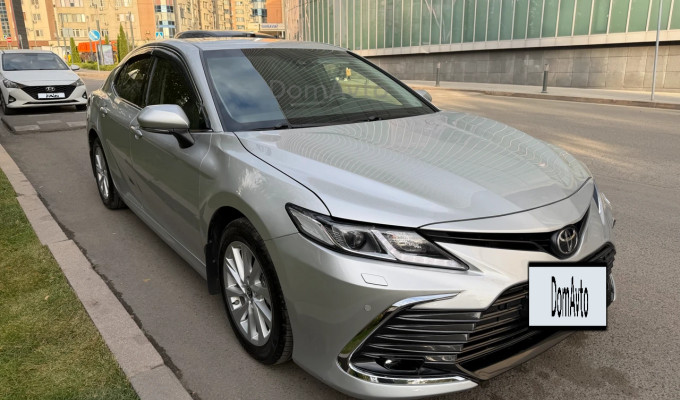 Toyota Camry 2023 года