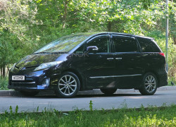Toyota Estima 2012 года