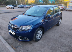 Renault Sandero 2015 года