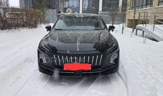 Hongqi E-QM5 2024 года