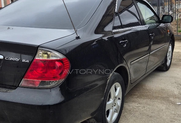 Toyota Camry 2005 года