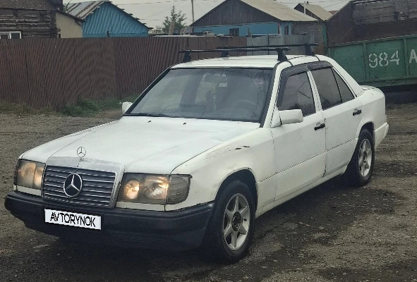 Mercedes-Benz E-Класс 1988 года