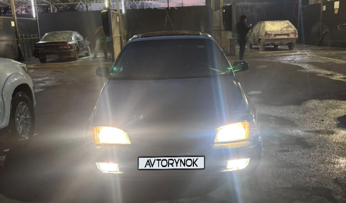 Toyota Carina E 1993 года