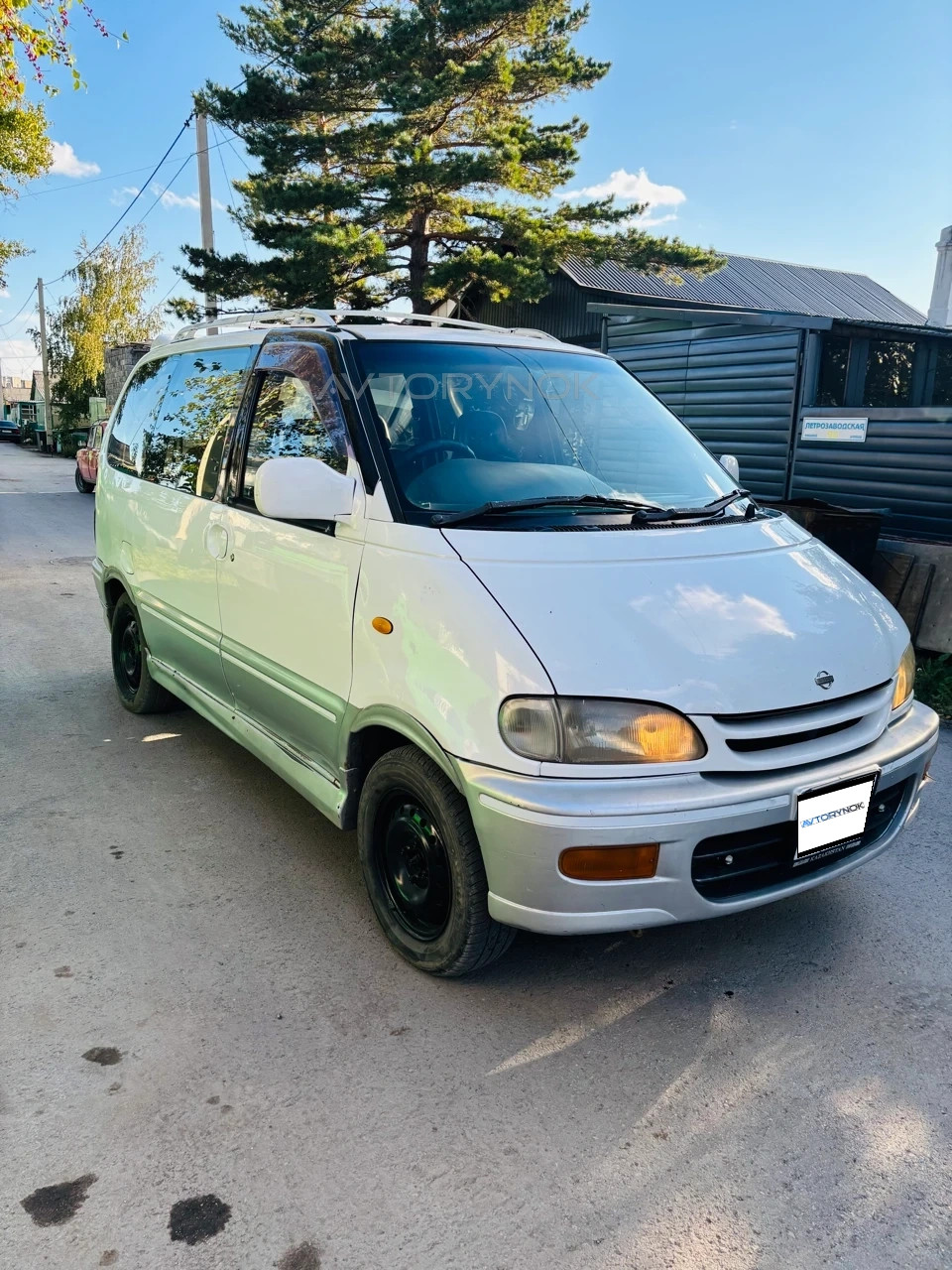 Nissan Serena, 1998