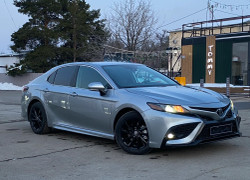 Toyota Camry 2022 года