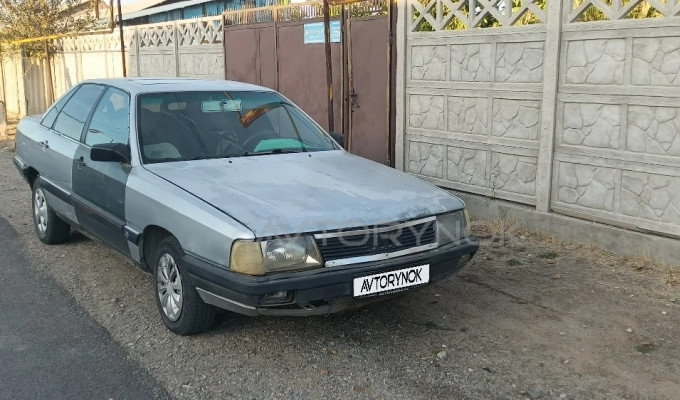 Audi 100 1986 года
