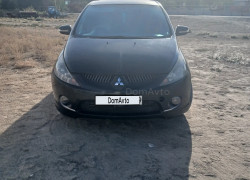 Mitsubishi Grandis 2004 года