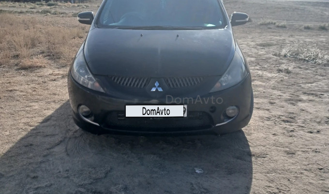Mitsubishi Grandis 2004 года