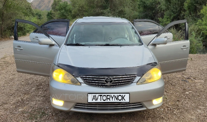 Toyota Camry 2004 года