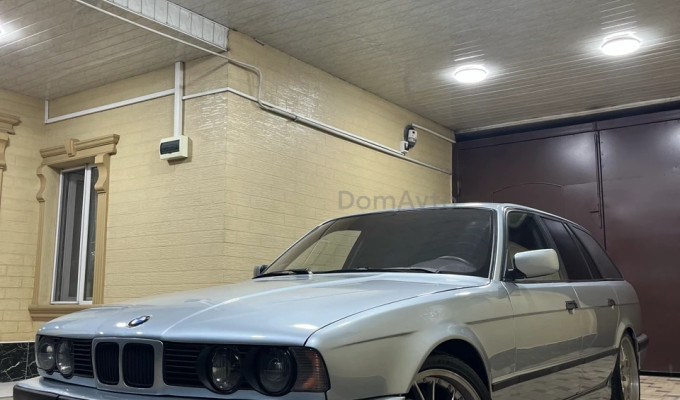BMW 5 серия 1993 года