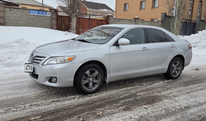 Toyota Camry 2011 года