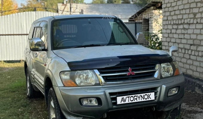 Mitsubishi Pajero 2002 года