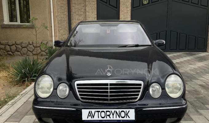 Mercedes-Benz E-Класс 2001 года