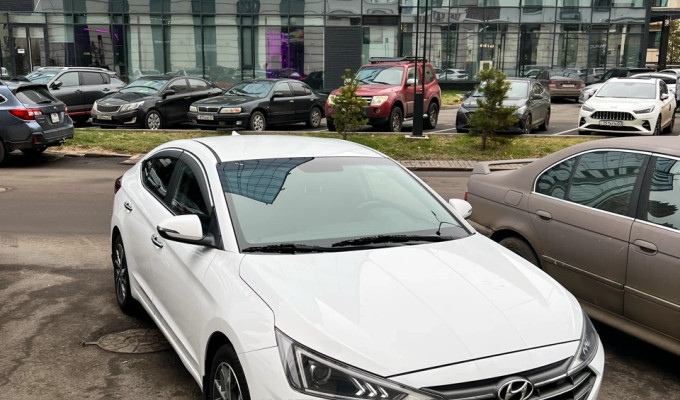 Hyundai Elantra 2020 года