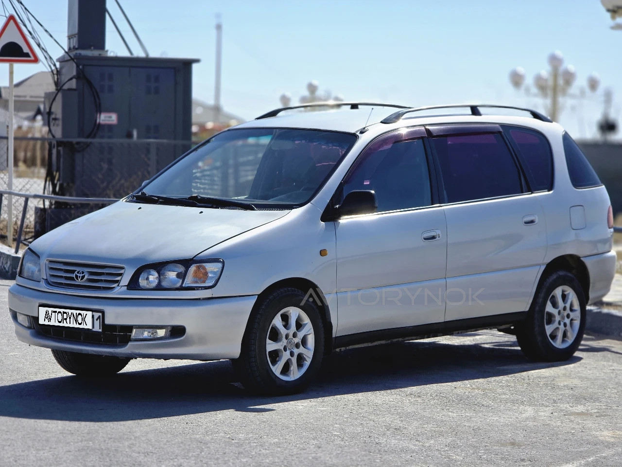 Toyota Picnic, 2000