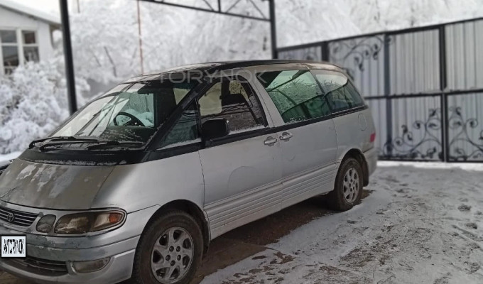 Toyota Estima 1998 года