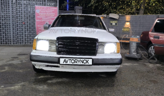 Mercedes-Benz E-Класс 1992 года