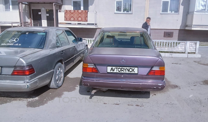 Mercedes-Benz E-Класс 1992 года