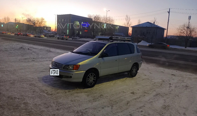Toyota Ipsum 1997 года