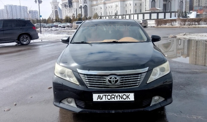 Toyota Camry 2012 года