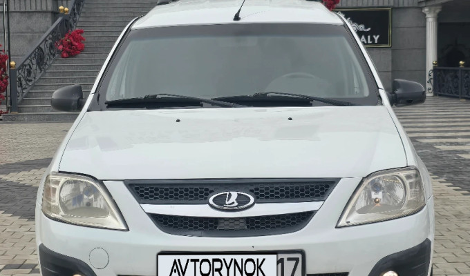 ВАЗ (Lada) Largus 2013 года