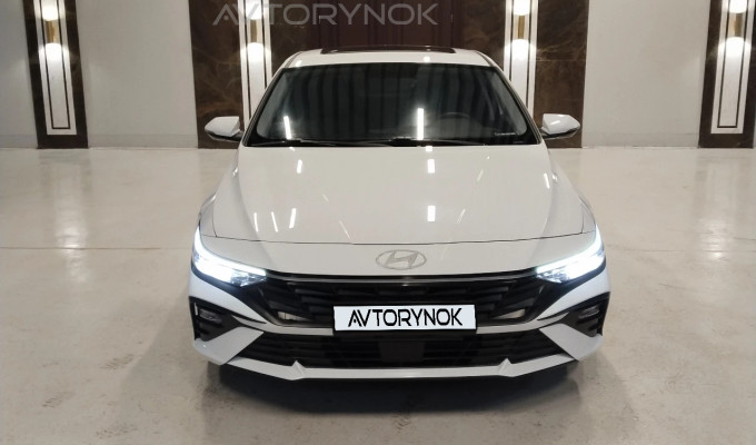 Hyundai Elantra 2024 года