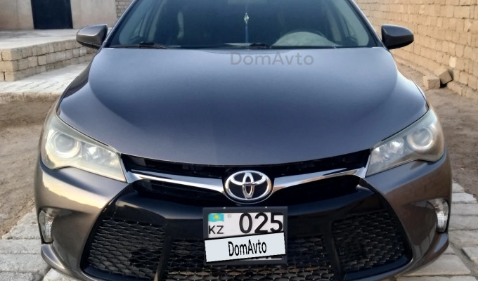 Toyota Camry 2015 года