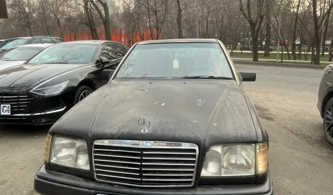 Mercedes-Benz E-Класс 1992 года