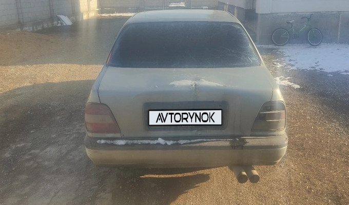 Nissan Sunny 1992 года
