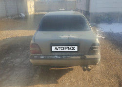 Nissan Sunny 1992 года