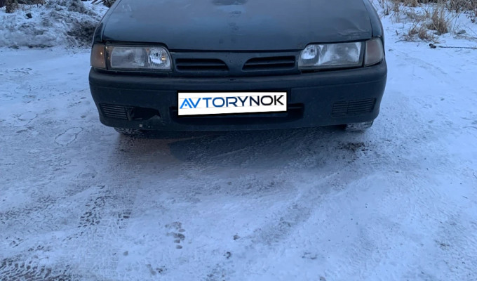 Nissan Primera 1993 года