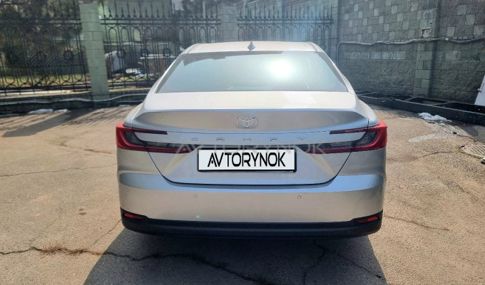 Toyota Camry 2024 года