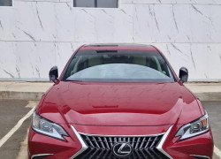 Lexus ES 2023 года