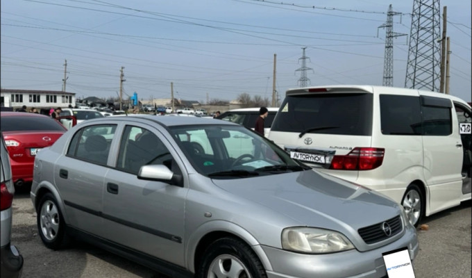 Opel Astra 2000 года