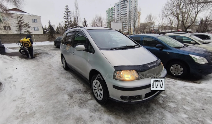 SEAT Alhambra 2002 года