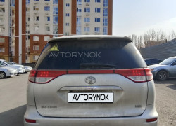 Toyota Estima 2011 года