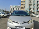 Toyota Estima 2011 года