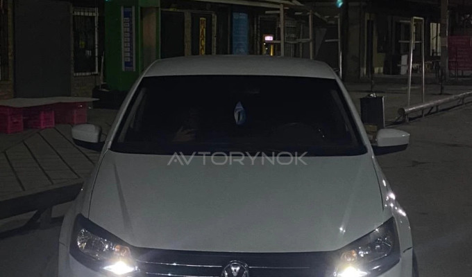 Volkswagen Polo 2015 года